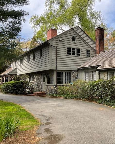 What are people saying about estate liquidation services in Boston, MA? This is a review for a estate liquidation business in Boston, MA: "George ran the estate sale at my ….
