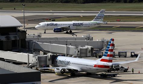 Boston judge rules against American Airlines, JetBlue northeast partnership