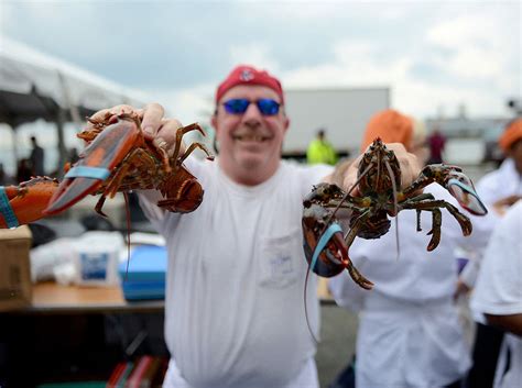 Boston seafood festival. Sep 7, 2023 · View Boston After Dark, as the program is known, will be open Thursday through Saturday from 6-10 p.m., and college students who show a valid student ID will receive 10 percent off the $19.95 ... 
