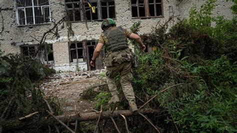 Both sides suffer heavy casualties as Ukraine strikes back against Russia, UK assessment says