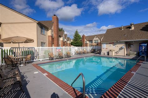 Bothell Hotels with Outdoor Pool - Tripadvisor