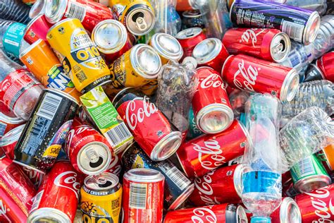 Bottles and cans. The deposit is set to be 15 cents for cans or bottles of up to 500ml and 25 cents above 500ml. Around 1.9 billion drinks in bottles and cans are consumed in Ireland every year. Minister of State ... 