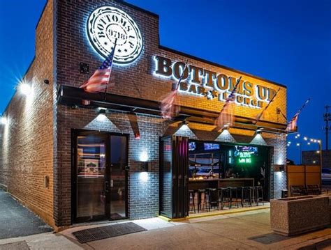 Bottoms Up Club (Restaurant & Bar), Alexandria