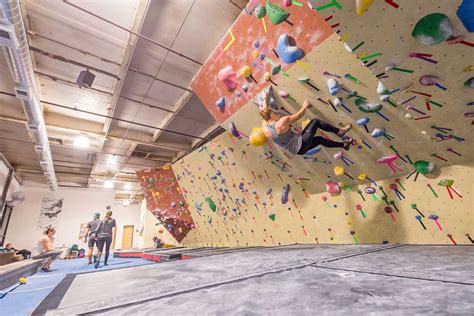 Bouldering near me. Master Calendar. The Wall Climbing Gym is an indoor rock climbing gym in North County San Diego. We offer all levels yoga & fitness classes in addition to all our premier bouldering activities. Join the Gym Today! 