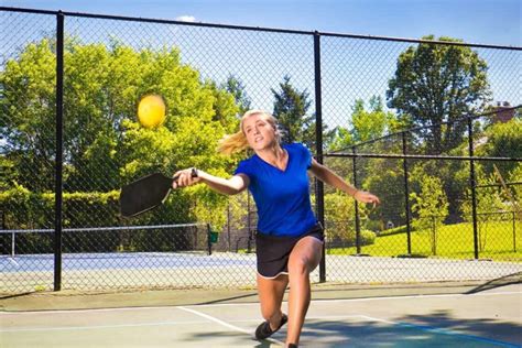 Bounce pickleball. The double bounce rule is where the first two shots, the serve and the return of serve, must bounce before being hit. Once both shots have been allowed to bounce, the two … 