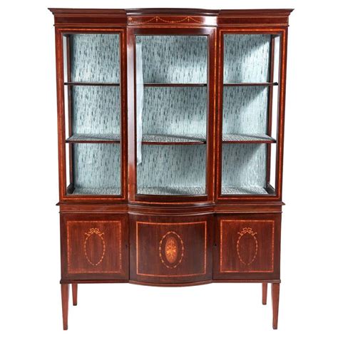 Bow Front China Cabinet - 11 For Sale on 1stDibs