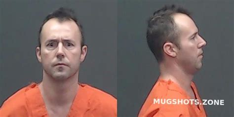 Bowie county jail mugshots. org TX.  However, this information may change quickly.  To sear...