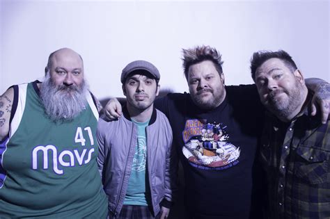 Bowling for soup tour. Live Review: Bowling For Soup – Birmingham. After covering mostly extreme metal for the last few months, it's time to let my hair down and experience something a bit more light hearted & jovial. Joining what seems to be a few thousand other music fans circling around the block from Birmingham's O2 Academy I find … 