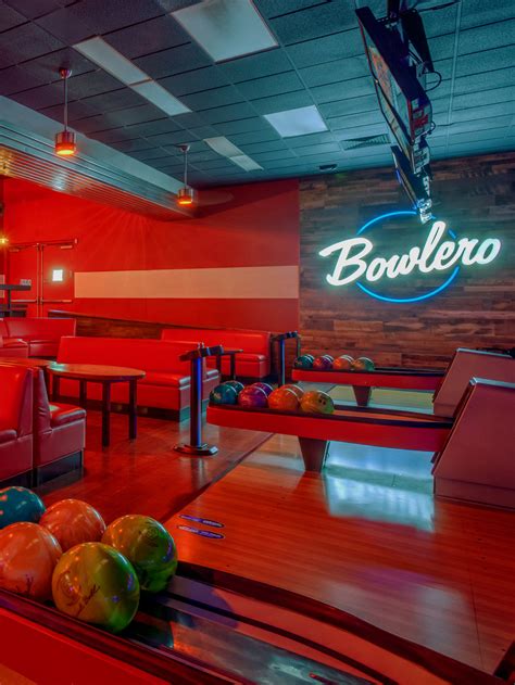 Bowling fresno. Mar 2019. The River Park area is probably the most popular shopping and dining area in Fresno. It is relatively new compared to other areas of Fresno. It was for a long time open parie and was outside of town really. Now it is a booming shopping and dining area with something for everyone. 