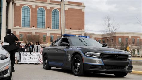 Bowling green police department. The Critical Response Team provides support to the Bowling Green Police Department with a tactical response to critical incidents. ... KY 1001 College St, Bowling ... 