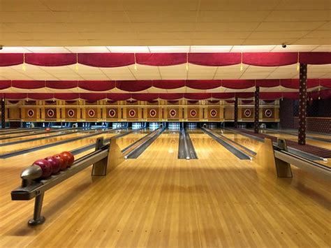 Bowling pittsburgh. Our goal at Pines Plaza Pro Shop is for you to enjoy the sport of bowling and achieve your highest potential. Your game starts and excels here! Business Hours (Appointments SUGGESTED) Monday: 6:00pm to 8:45pm. ... Pittsburgh, PA 15237 (412) 366-3306. About | Leagues | Parties | Youth | 
