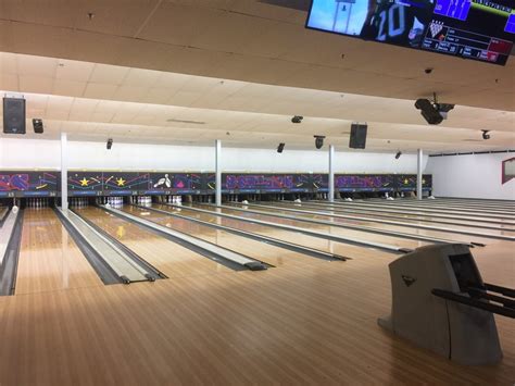 Bowling washington dc. Washington, DC is a city full of history, culture, and adventure. From iconic monuments to world-class museums, there are plenty of attractions to explore in the nation’s capital. ... 