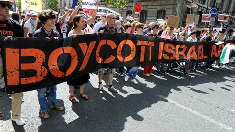 Left embraces boycott politics. by Julian Hattem - 10/02/14 6:00 AM ET. Getty Images. Liberal activists are successfully using pressure campaigns and boycotts to pull corporate America to the left ...