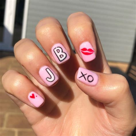Jun 11, 2021 - Boyfriend Initial on acrylic nails #acrylicnaildesigns #nails #initialonnails.