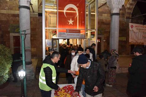 Bozüyük Belediyesi’nde Miraç Kandili’nde mevlit şekeri ikram etti