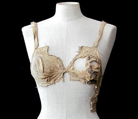 Apr 8, 2023 · It is said that the bra industry is worth an esti