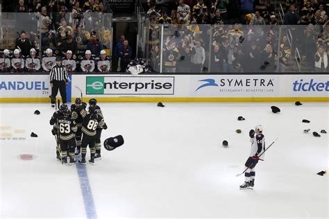 Brad Marchand gets natural hat trick in 3rd period; Bruins beat Blue Jackets, 3-1