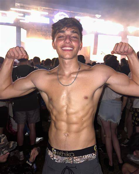 Brad Only Fans Nude