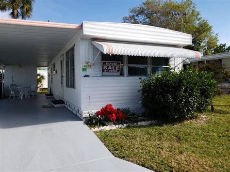 Bradenton florida mobile homes for sale. 6904 Cortez Road, Lot 200, Bradenton FL Royal Garden Estates 55+ Mobile Home Community This is a mobile home for sale in a lot lease community. This is living in paradise by the beach! Come home to this light, bright, updated, freshly painted 1BR/1BA model that has been completely 