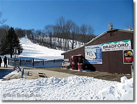 Bradford ski area massachusetts. The ski area is only 45 minutes from Boston. It is 4 hours and a half hours from New York City. Concord, NH is one hour north of Ski Bradford and Albany, NY is 3 hours west. Ski Bradford is tucked on the east side of Massachusetts. It won’t get as much of the Berkshire crowds but it does draw crowds from Boston. 
