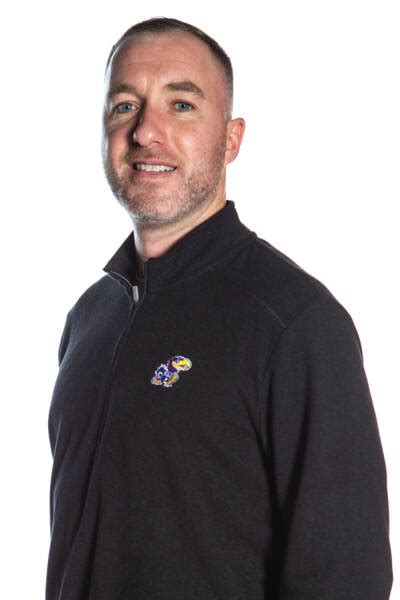 Brady morningstar. Aug 19, 2021 · Morningstar previously was an assistant coach at Kansas City Kansas Community College before returning to Lawrence. “We’re all excited to bring Brady back to KU to be a part of our coaching ... 