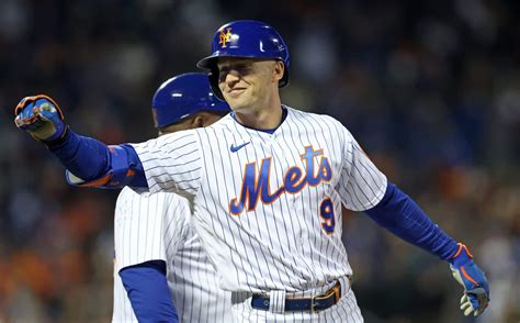 Brandon Nimmo’s two-run double lifts Mets to Opening Day win over Marlins