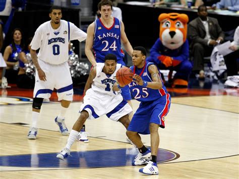 Brandon rush ku. Outlook: The return of Rush to the Jayhawks for the 07-08 season has Kansas fans across the nation thinking championship again. Paired up with Russell Robinson and Mario Chalmers, these three form arguably the best defensive backcourt in college basketball. Rush suffered a torn ACL in his right knee is May of 07 while preparing for the draft ... 
