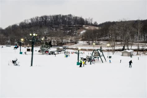 Brandywine ohio ski. Big Creek Ski Area 12721 Concord Hambden Rd., Chardon, OH 44024 (440) 954-4108 Website. Boston Mills Brandywine Ski Resort. The two ski resorts are a short 5-minute drive apart and are located in Peninsula just a few minutes from the Cuyahoga Valley National Park. Boston Mills boasts seven trails and Brandywine has an impressive … 