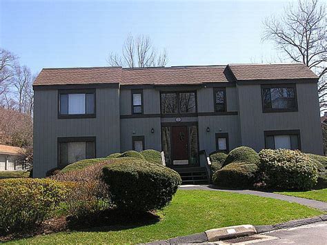 Branford condos for sale. 2 beds, 1 bath, 912 sq. ft. condo located at 12 Hamre Ln Unit D, Branford, CT 06405 sold for $140,000 on Apr 9, 2021. MLS# 170376035. Pristine is the only word for 12D Hamre Lane in The Commons. 