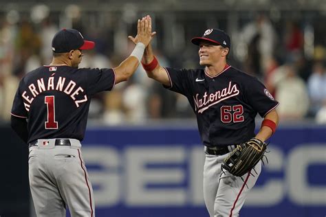 Braves bring 1-0 series lead over Padres into game 2