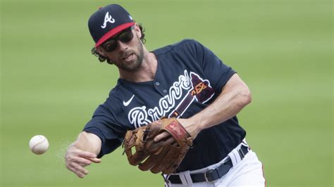 Braves cut Charlie Culberson before infielder’s father was to throw 1st pitch