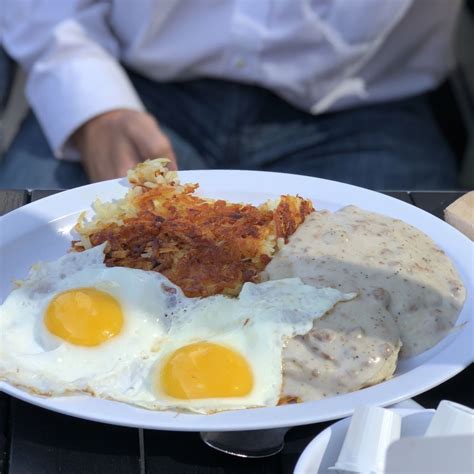 Breakfast huntington beach. Restaurants at City of Huntington Beach Central Park. ... Indoor seating is also provided, and breakfast and ... Breakfast and lunch are served everyday. Park ... 