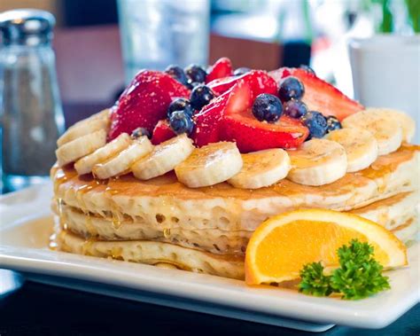 Breakfast kissimmee. A light and healthy breakfast typically includes some fat and protein as well as calcium and 5 grams of fiber, notes WebMD. Some light breakfast ideas include oatmeal, parfaits and... 