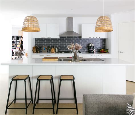 Breakfast kitchen bar. Breakfast bars are typically incorporated within kitchen islands or peninsula-style layouts to create a laid-back, informal space. But what are the main differences? A kitchen … 