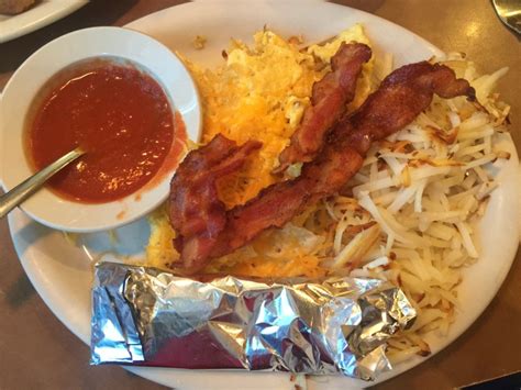 Breakfast round rock. Breakfast is regarded as the most important meal of the day. However, sometimes you’re in a hurry and don’t have time to cook breakfast. Luckily, there’s fast food. However, not al... 