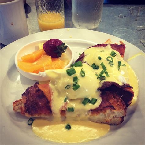Breakfast sacramento. Stacker compiled a list of the highest rated restaurants for breakfast in Sacramento on Tripadvisor. Tripadvisor rankings factor in the average rating and number of reviews. Some restaurants on ... 