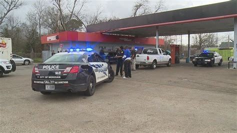 Breaking news meridian police. A shooting happened at the Meridian Police Department late Thursday afternoon involving an MPD Officer and a suspect in custody. According to Police Chief Deborah Young, two people were shot ... 