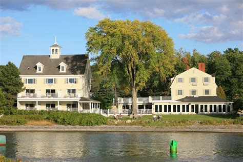 Breakwater inn kennebunkport. The Breakwater Inn & Spa, Kennebunkport: See 513 traveller reviews, 444 candid photos, and great deals for The Breakwater Inn & Spa, ranked #12 of 20 B&Bs / inns in Kennebunkport and rated 4 of 5 at Tripadvisor. 