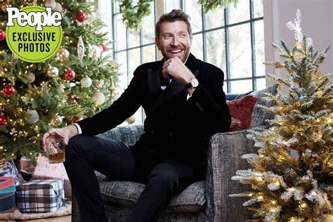 Brett Eldredge’s Christmas tour returns in 2024