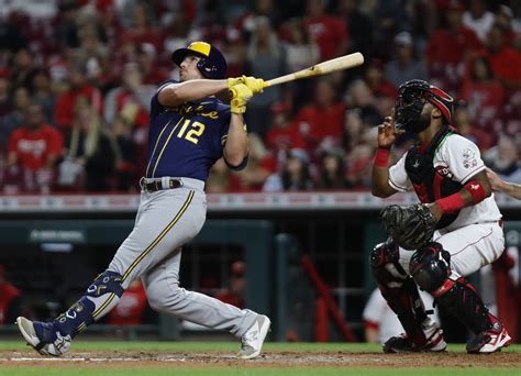 Brewers meet the Reds with 2-1 series lead