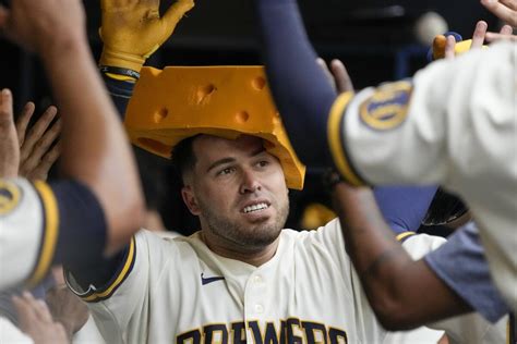 Brewers take on the Padres after Caratini’s 4-hit game