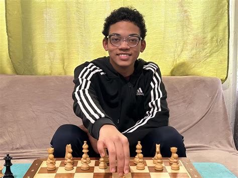 Brewington Hardaway (L) came out on top after a 107-move struggle against Erick Zhao (photo Caroline King) The 107-move battle between Zhao and Hardaway lived up to the hype. Both players were in time trouble as early as move 25, and this is truly a three-result game until the end.