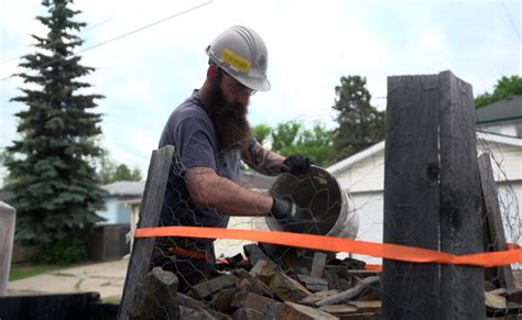 Bricklayer: Occupations in Alberta - alis