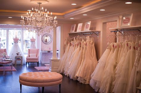 Bridesmaid dress shops. Toronto's largest selection of wedding dresses. Make a bridal dress trial reservation today to find the perfect wedding dress. 