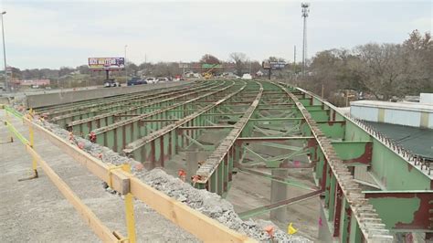 Bridge girder damage delays I-55 reconstruction