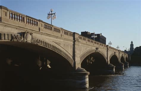 Bridges of Des Moines - Iowa Architectural Foundation