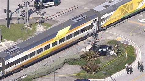 Brightline train hits car carrier in Hollywood; no injuries
