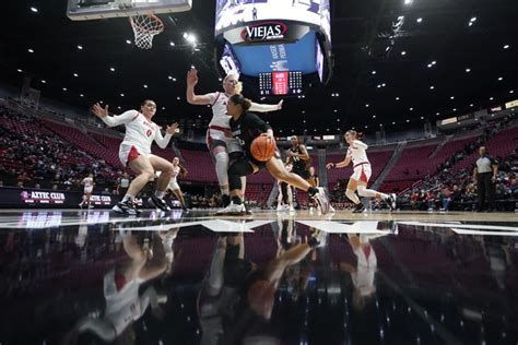 Brink’s 25 points and 12 rebounds carry No. 3 Stanford to 85-44 rout of San Diego State