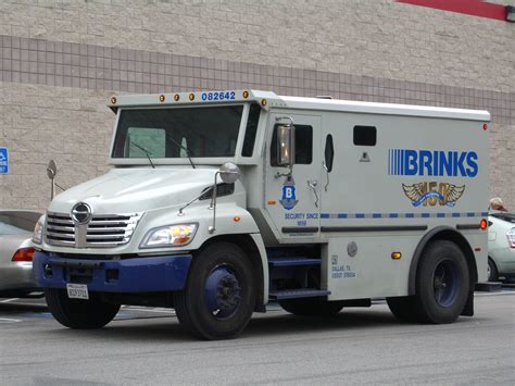 Brinks armored. Mar 8, 2023 · The FBI released new details and photos Tuesday from the armored car robbery that occurred near an Orland Park bar during a busy bar crawl event Saturday afternoon. At about 2:15 p.m. Saturday, a B… 