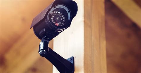 Brinks home security complaints. The Brinks Home Outdoor Camera provides 24/7 video surveillance for outside your home. It includes up to 1920×1080 live view and recording resolution options and video motion detection. Brinks’ outdoor camera is $240. It is included in the Smart Security Ultimate package. 